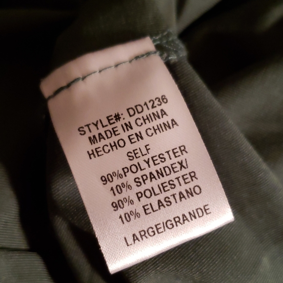 Green dress - Picture 2 of 6